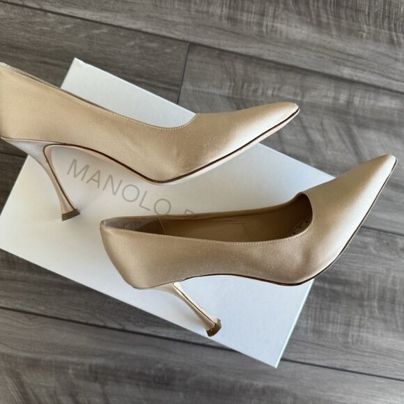 Manolo Blahnik Mamata Pumps - Picture 3 of 5